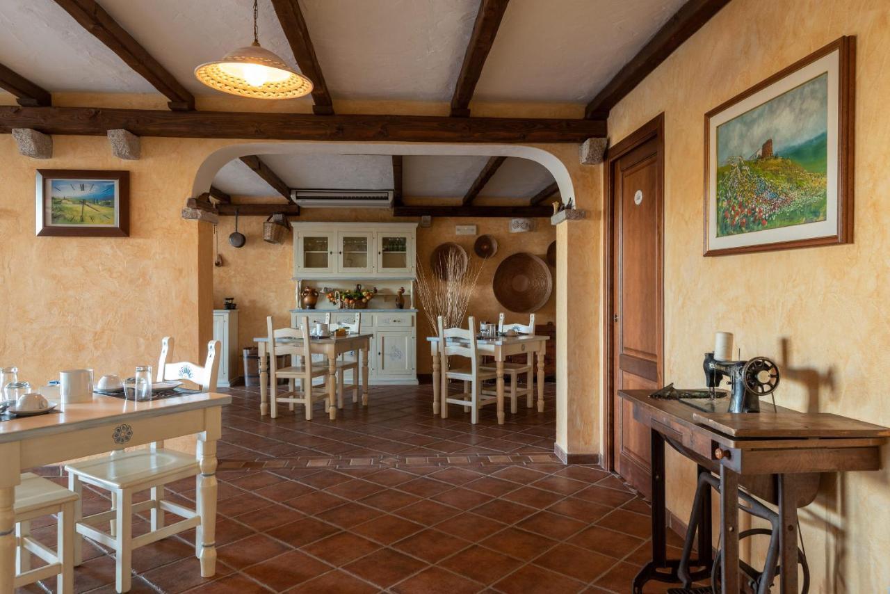 Affittacamere S'Alzola Porto Rotondo Exterior photo