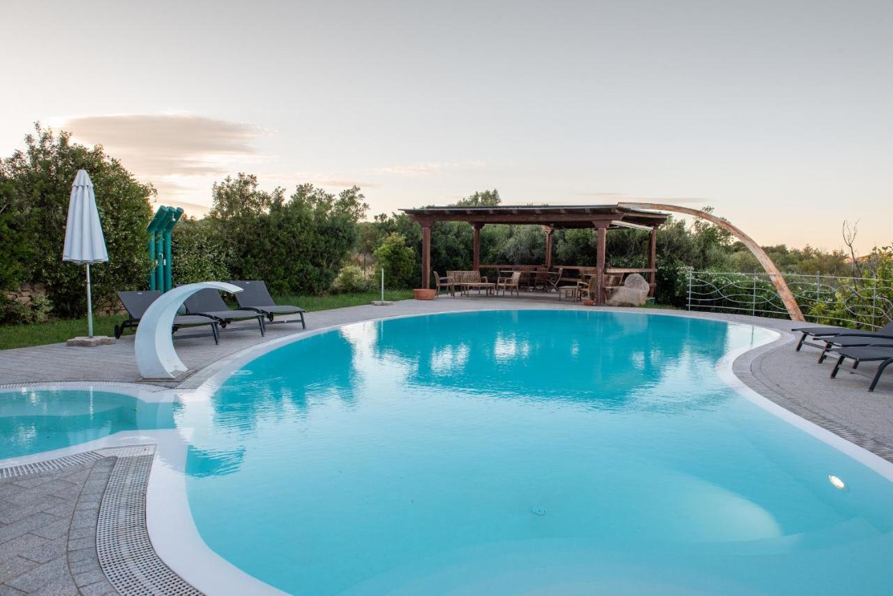 Affittacamere S'Alzola Porto Rotondo Exterior photo
